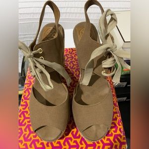 Tory Burch Wedge Sandala